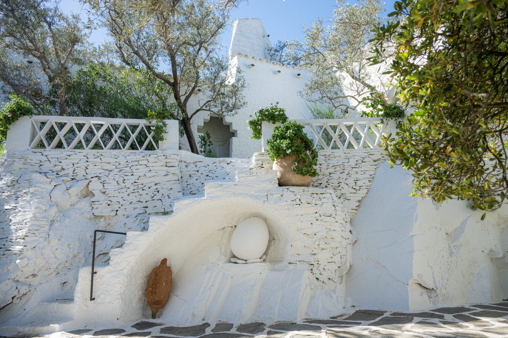 Fundació Gala-Dalí Źródło: https://www.salvador-dali.org/en/visit/salvador-dali-house-museum/